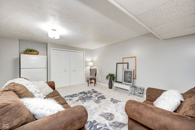 7523 Bramblewood Lane, Indianapolis, IN 46254