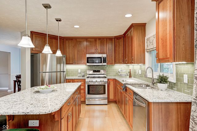 7523 Bramblewood Lane, Indianapolis, IN 46254