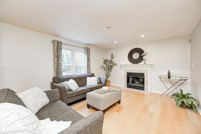 7523 Bramblewood Lane, Indianapolis, IN 46254