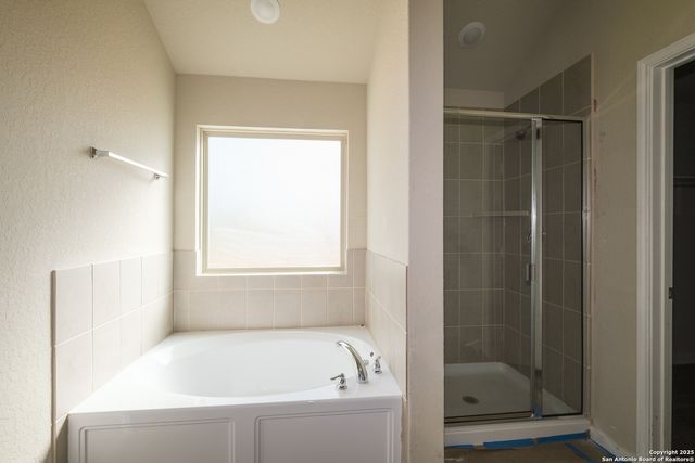 141 Cheyenne Drive, Floresville, TX 78114