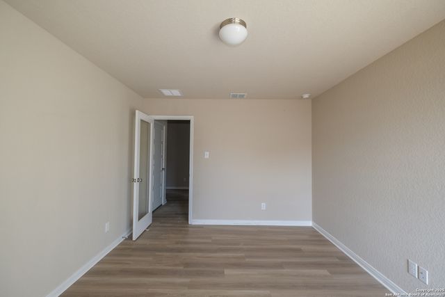 141 Cheyenne Drive, Floresville, TX 78114