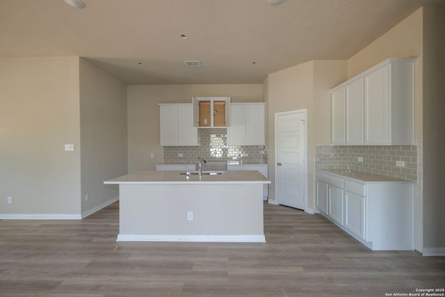 141 Cheyenne Drive, Floresville, TX 78114