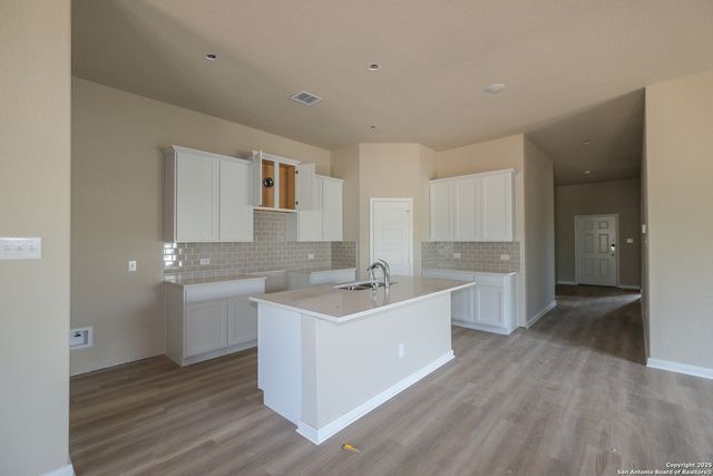 141 Cheyenne Drive, Floresville, TX 78114