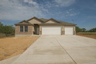 141 Cheyenne Drive, Floresville, TX 78114