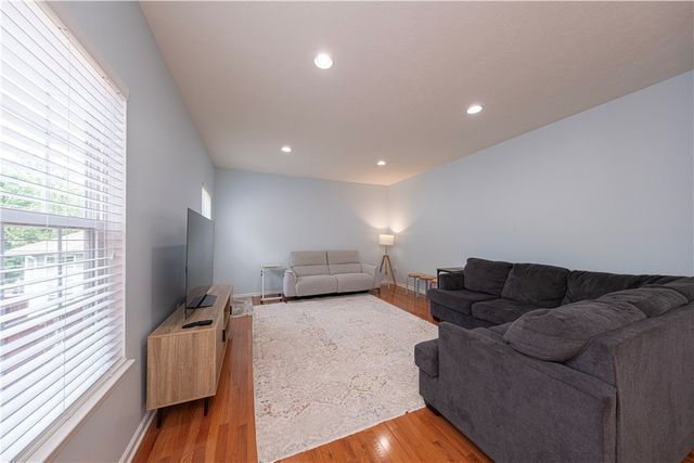 1909 Colonial Dr, Franklin Park, PA 15143