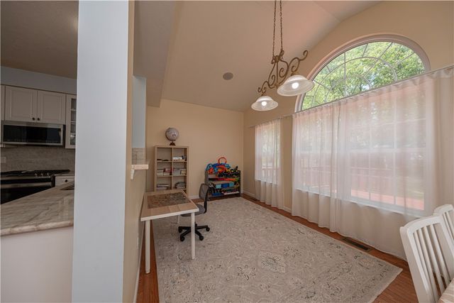 1909 Colonial Dr, Franklin Park, PA 15143