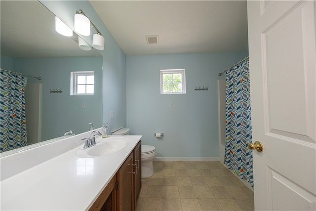 1909 Colonial Dr, Franklin Park, PA 15143