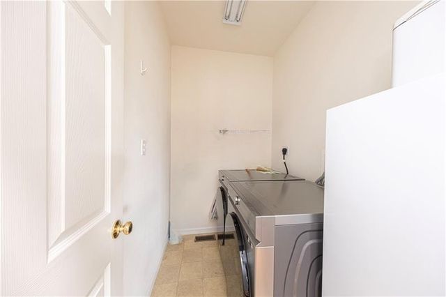 1909 Colonial Dr, Franklin Park, PA 15143