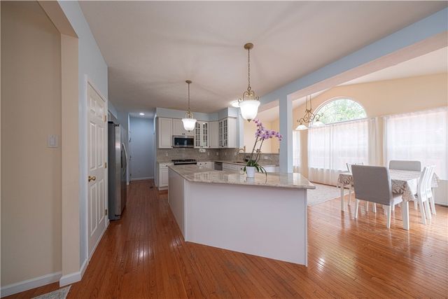 1909 Colonial Dr, Franklin Park, PA 15143