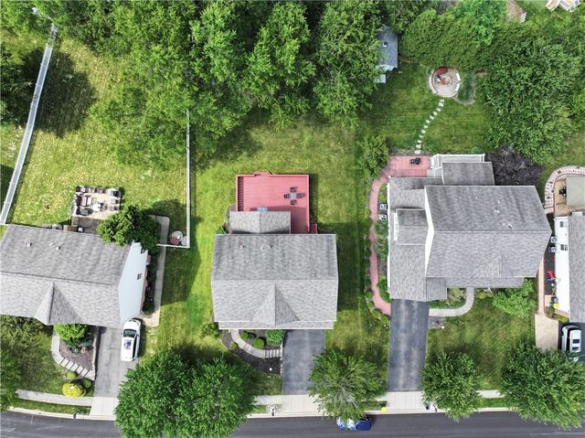 1909 Colonial Dr, Franklin Park, PA 15143