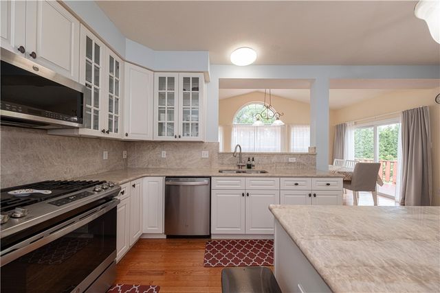 1909 Colonial Dr, Franklin Park, PA 15143
