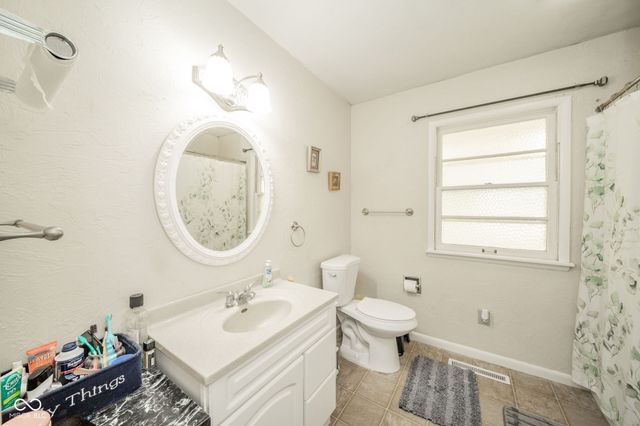 718 Longfellow Road, Anderson, IN 46011