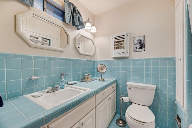 1719 W Day Street, Denison, TX 75020