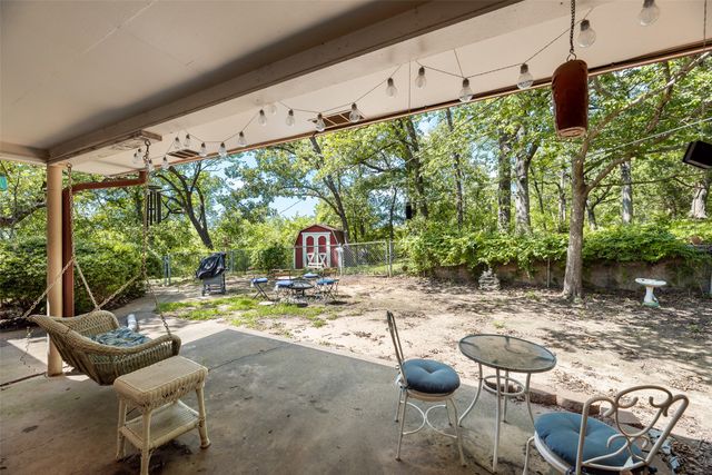 1719 W Day Street, Denison, TX 75020