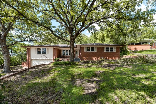 1719 W Day Street, Denison, TX 75020
