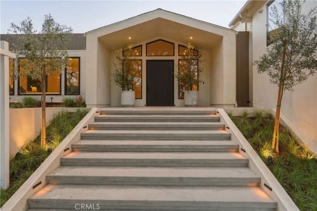 12162 Laurel Terrace Drive, Studio City, CA 91604