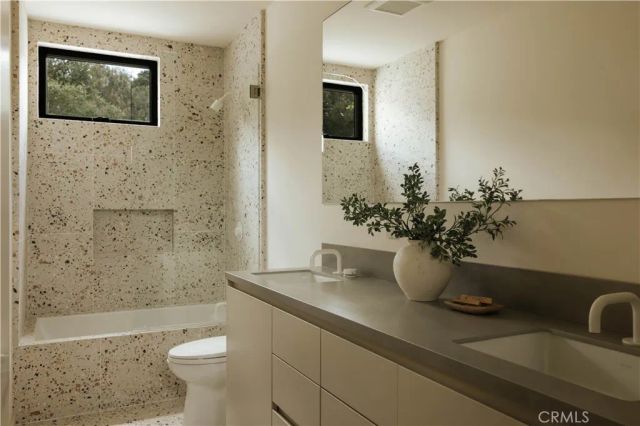 12162 Laurel Terrace Drive, Studio City, CA 91604