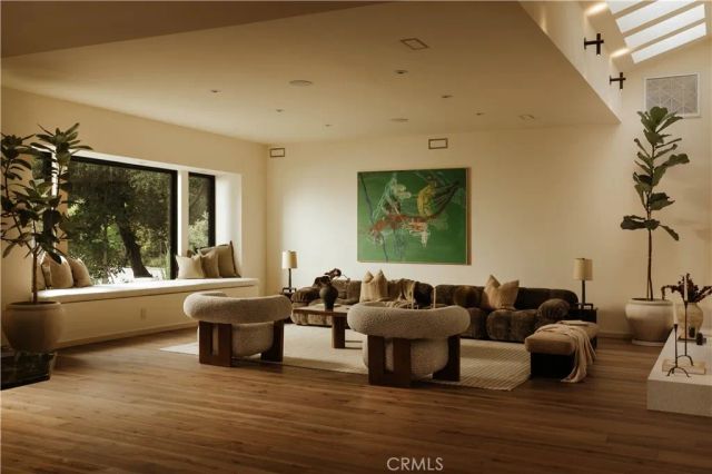12162 Laurel Terrace Drive, Studio City, CA 91604