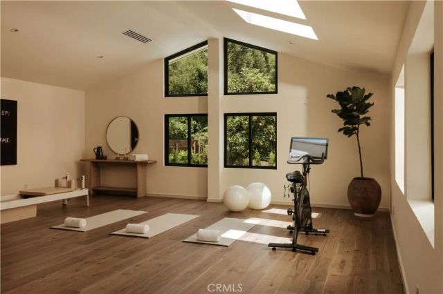 12162 Laurel Terrace Drive, Studio City, CA 91604