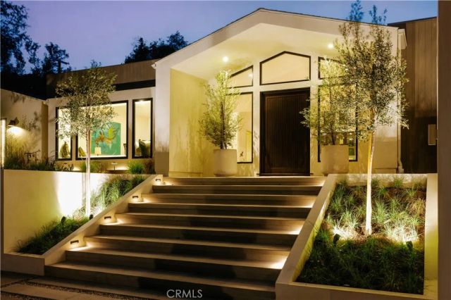 12162 Laurel Terrace Drive, Studio City, CA 91604