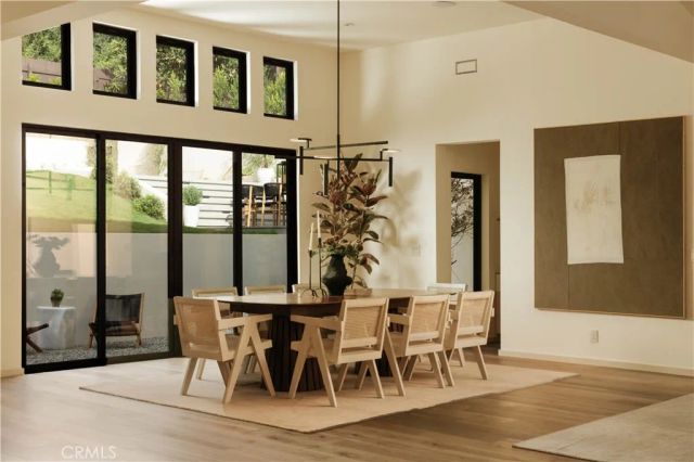 12162 Laurel Terrace Drive, Studio City, CA 91604