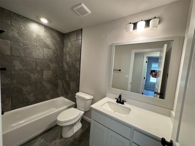 10730 Painted Turtle Way, Midwest City, OK 73130