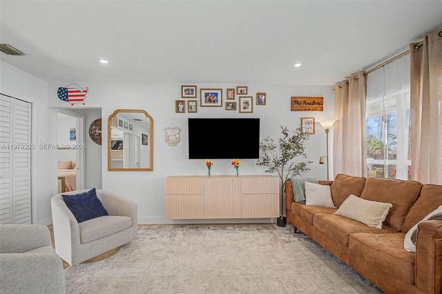 11416 SW 148th Ter, Miami, FL 33176