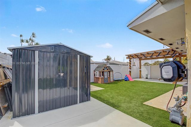 11416 SW 148th Ter, Miami, FL 33176