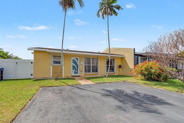 11416 SW 148th Ter, Miami, FL 33176