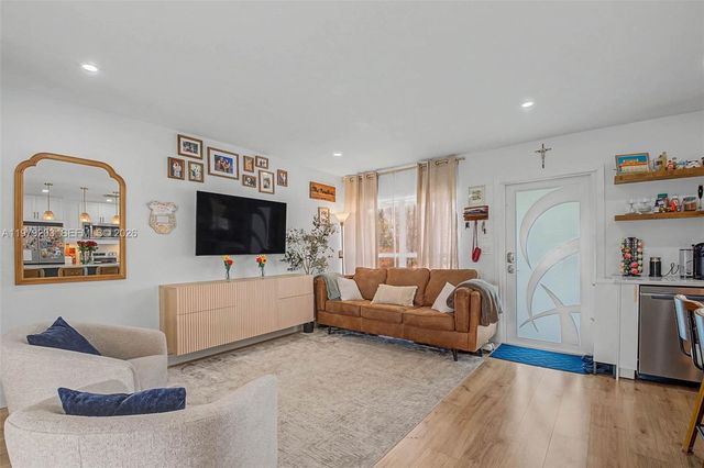 11416 SW 148th Ter, Miami, FL 33176