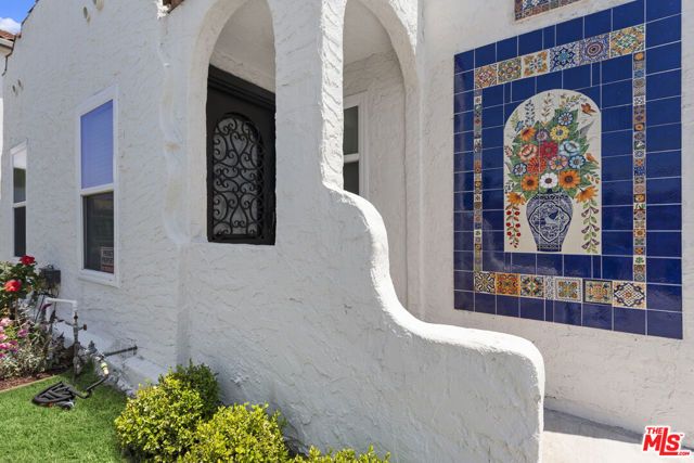 1236 S Mullen Avenue, Los Angeles, CA 90019