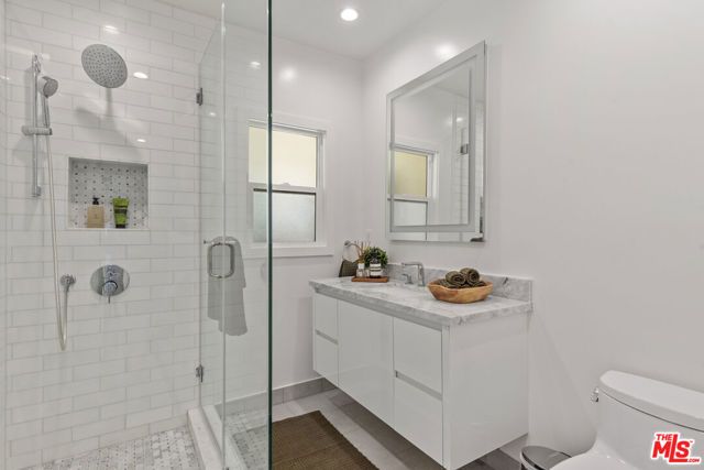 1236 S Mullen Avenue, Los Angeles, CA 90019