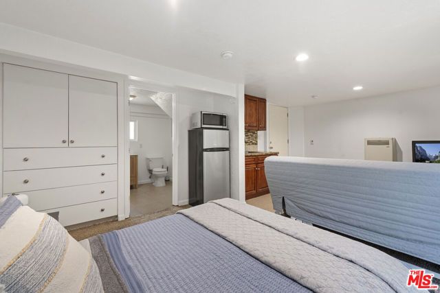 1236 S Mullen Avenue, Los Angeles, CA 90019