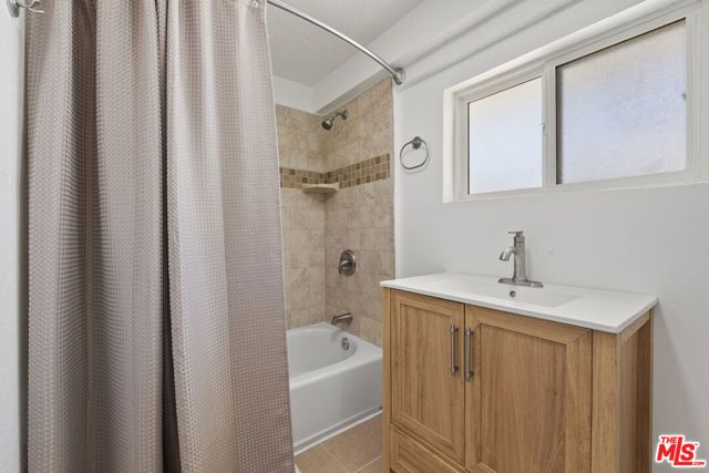 1236 S Mullen Avenue, Los Angeles, CA 90019