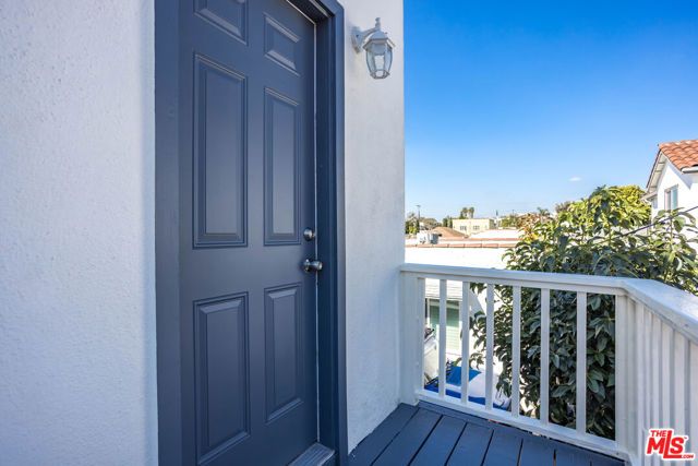 1236 S Mullen Avenue, Los Angeles, CA 90019