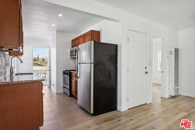1236 S Mullen Avenue, Los Angeles, CA 90019