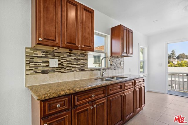 1236 S Mullen Avenue, Los Angeles, CA 90019