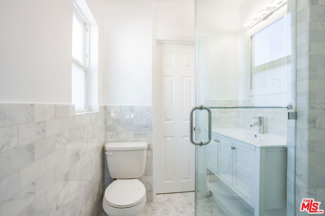 1236 S Mullen Avenue, Los Angeles, CA 90019