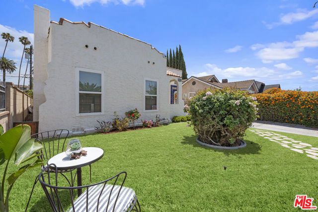 1236 S Mullen Avenue, Los Angeles, CA 90019