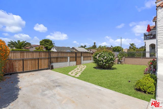 1236 S Mullen Avenue, Los Angeles, CA 90019