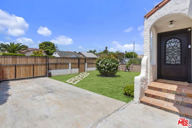 1236 S Mullen Avenue, Los Angeles, CA 90019