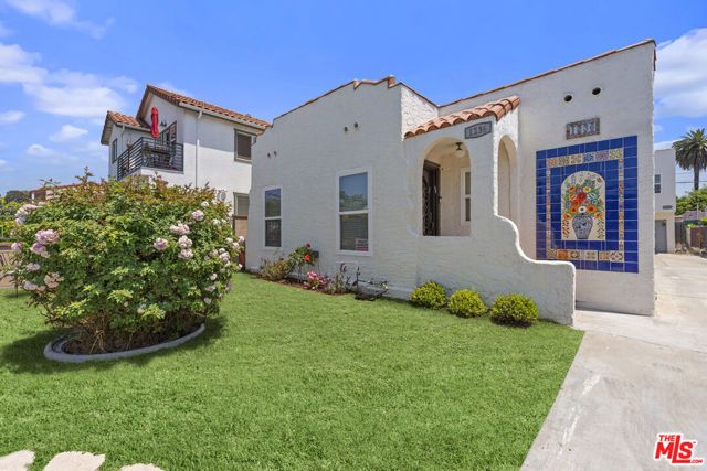1236 S Mullen Avenue, Los Angeles, CA 90019