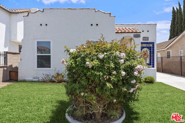 1236 S Mullen Avenue, Los Angeles, CA 90019