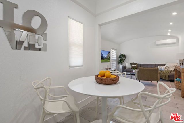 1236 S Mullen Avenue, Los Angeles, CA 90019