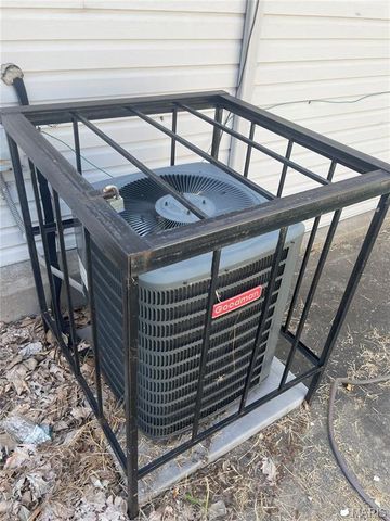 435 Adrian Drive, St Louis, MO 63137