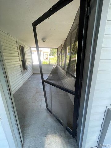 435 Adrian Drive, St Louis, MO 63137