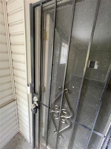 435 Adrian Drive, St Louis, MO 63137