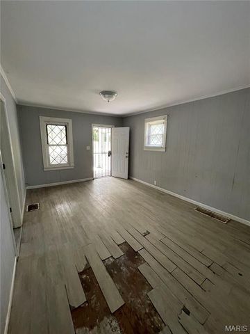 435 Adrian Drive, St Louis, MO 63137