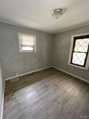 435 Adrian Drive, St Louis, MO 63137