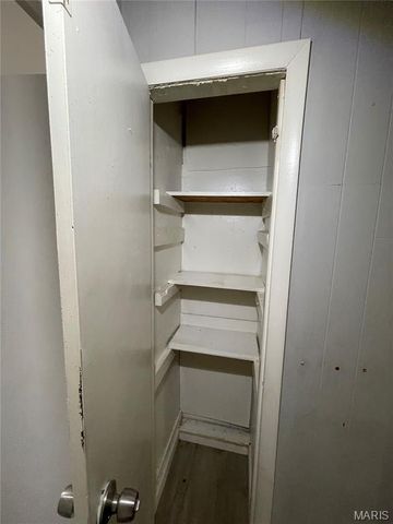 435 Adrian Drive, St Louis, MO 63137